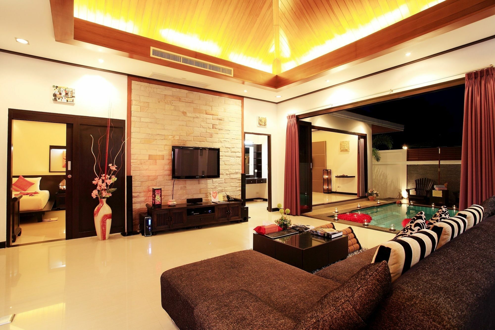 The Iris Pool Villa Rawai Екстериор снимка