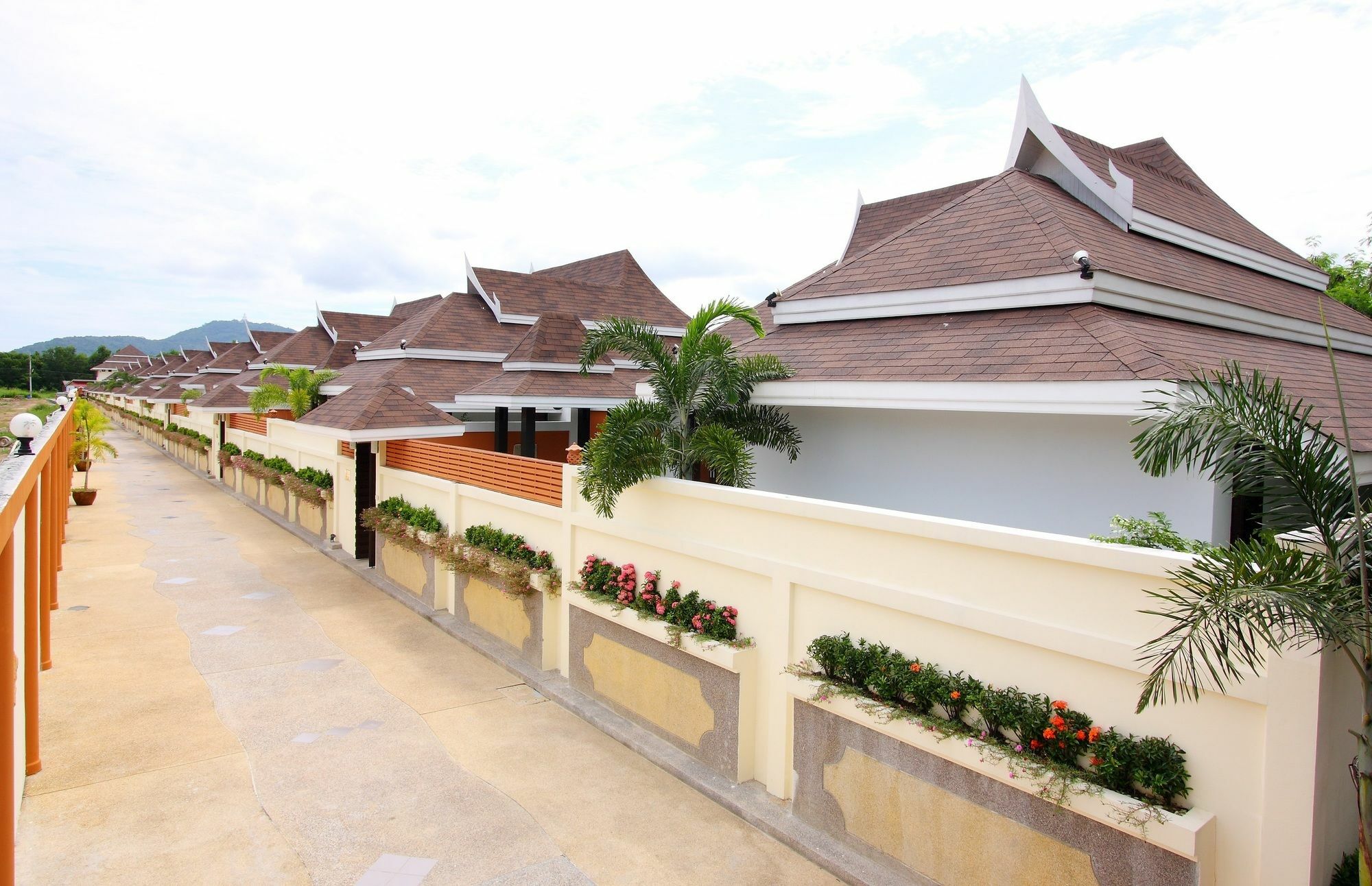 The Iris Pool Villa Rawai Екстериор снимка
